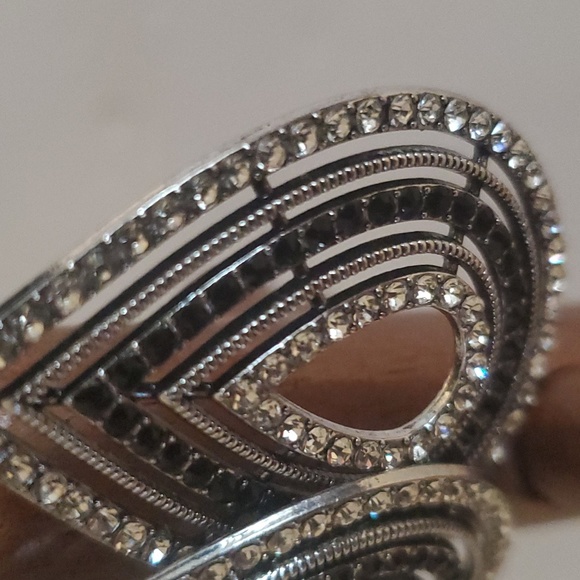 EARRINGS - Picture 3 of 6